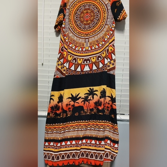 Pre-owned Beautiful Vibrant Multicolor Graphic Maxi Dress (FREE SHIPPING). - Picture 2 of 2